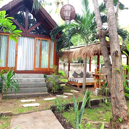Bintang Tiga Bungalows غيلي آير المظهر الخارجي الصورة