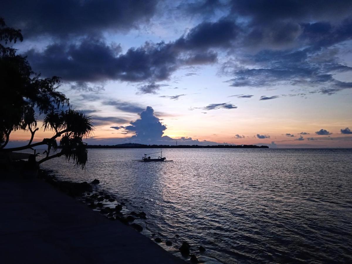 Bintang Tiga Bungalows غيلي آير المظهر الخارجي الصورة