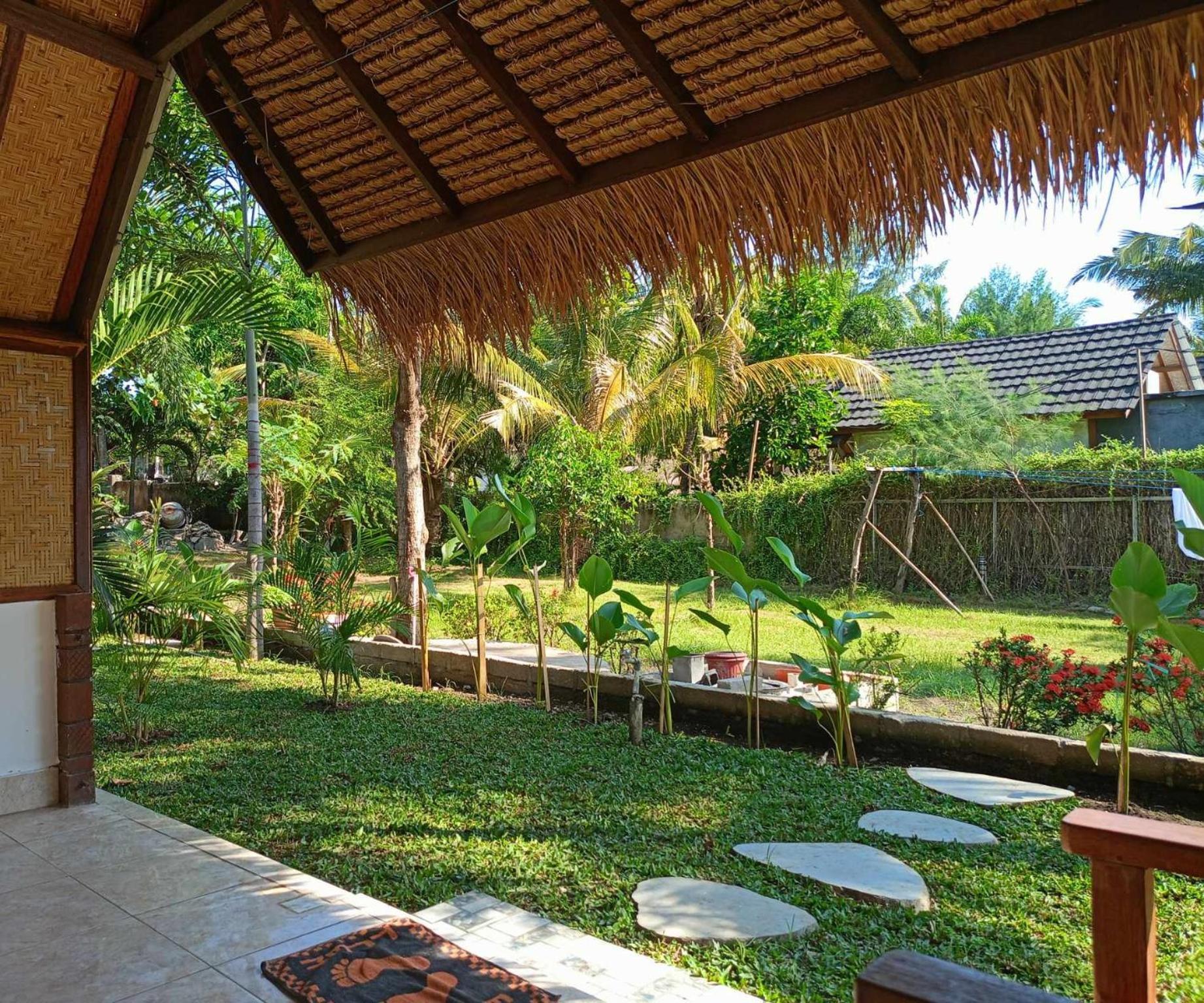 Bintang Tiga Bungalows غيلي آير المظهر الخارجي الصورة