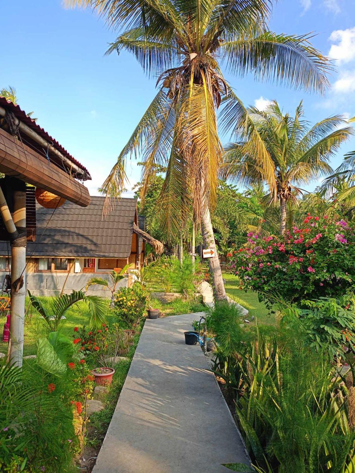 Bintang Tiga Bungalows غيلي آير المظهر الخارجي الصورة