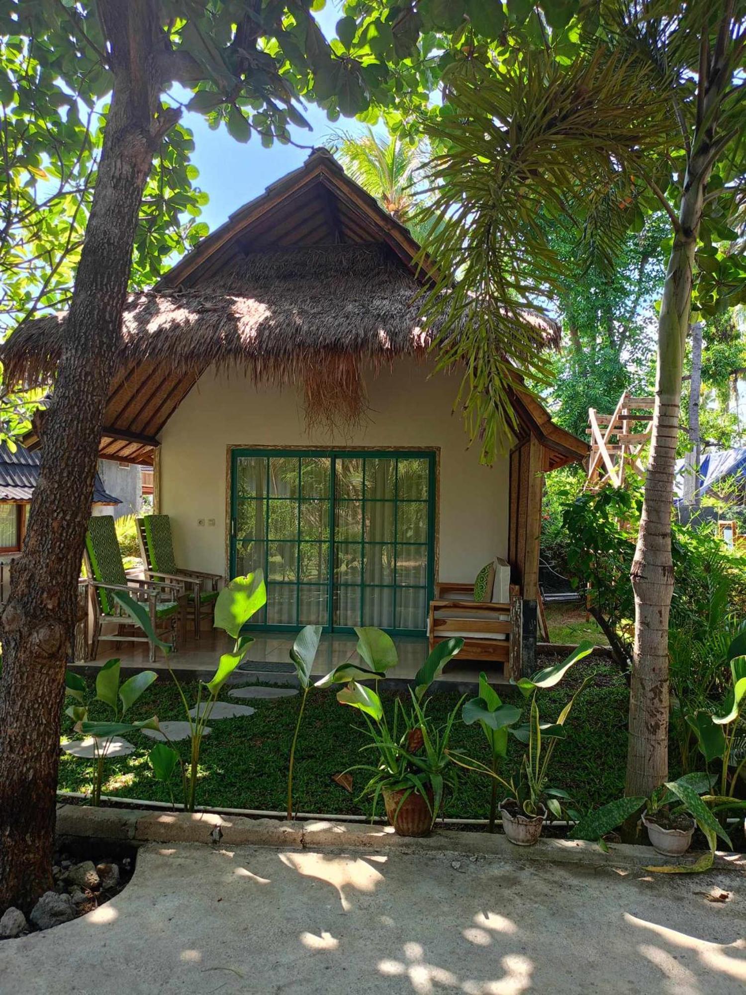 Bintang Tiga Bungalows غيلي آير المظهر الخارجي الصورة