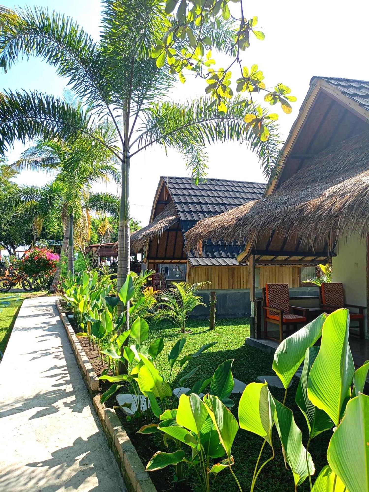 Bintang Tiga Bungalows غيلي آير المظهر الخارجي الصورة