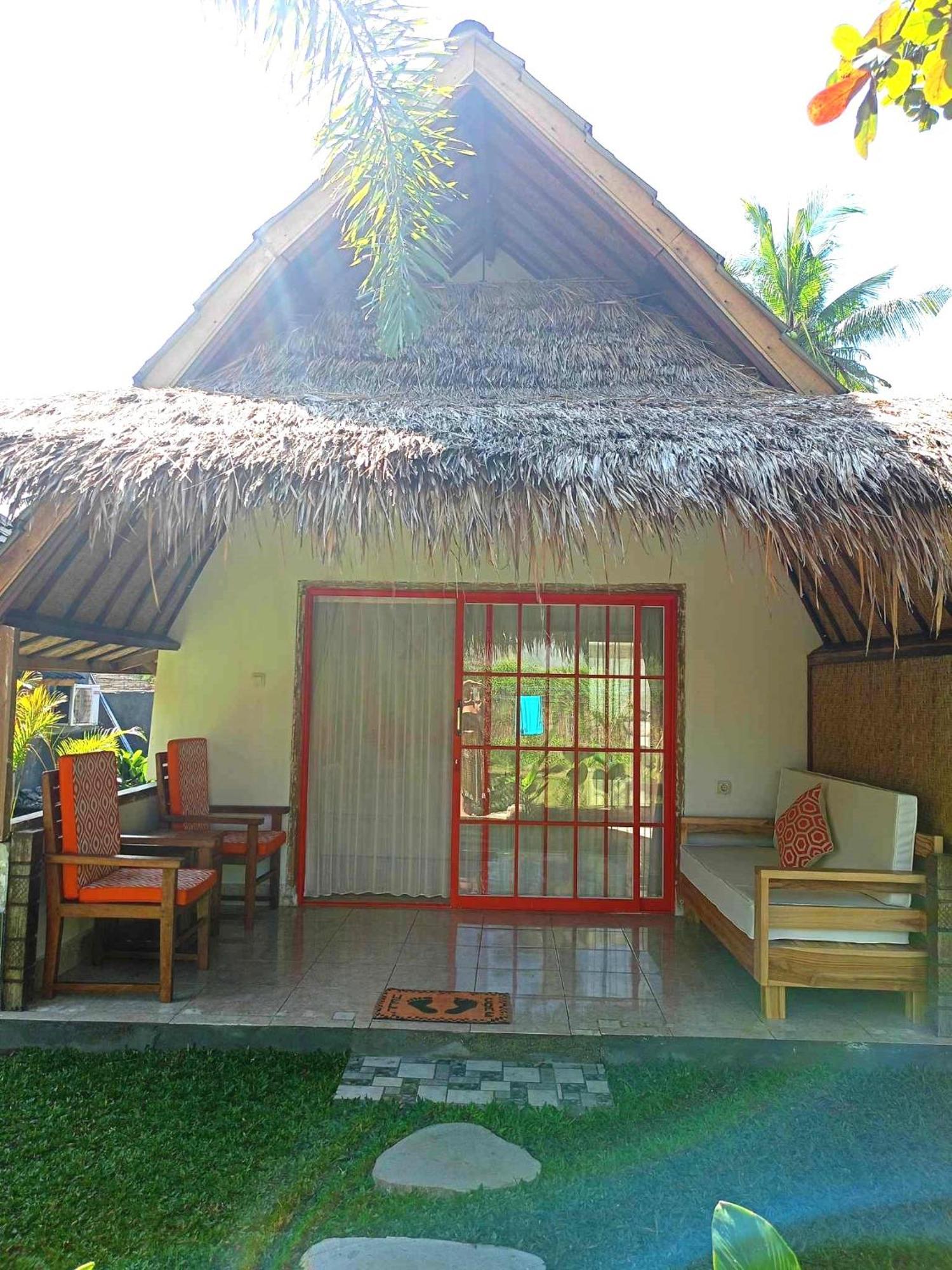 Bintang Tiga Bungalows غيلي آير المظهر الخارجي الصورة
