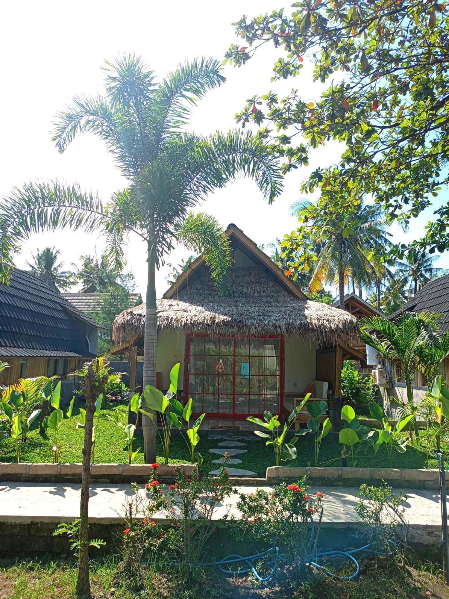 Bintang Tiga Bungalows غيلي آير المظهر الخارجي الصورة