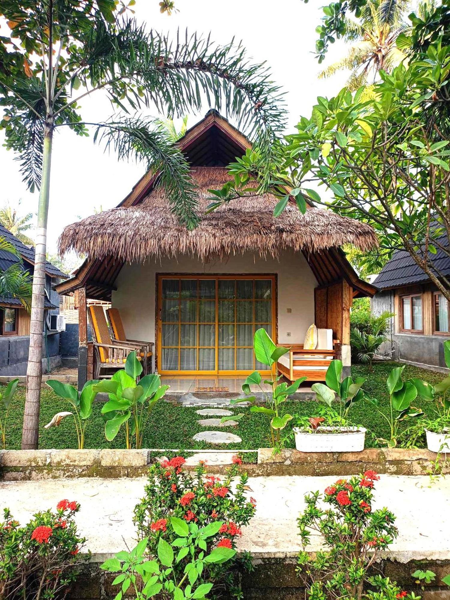Bintang Tiga Bungalows غيلي آير المظهر الخارجي الصورة