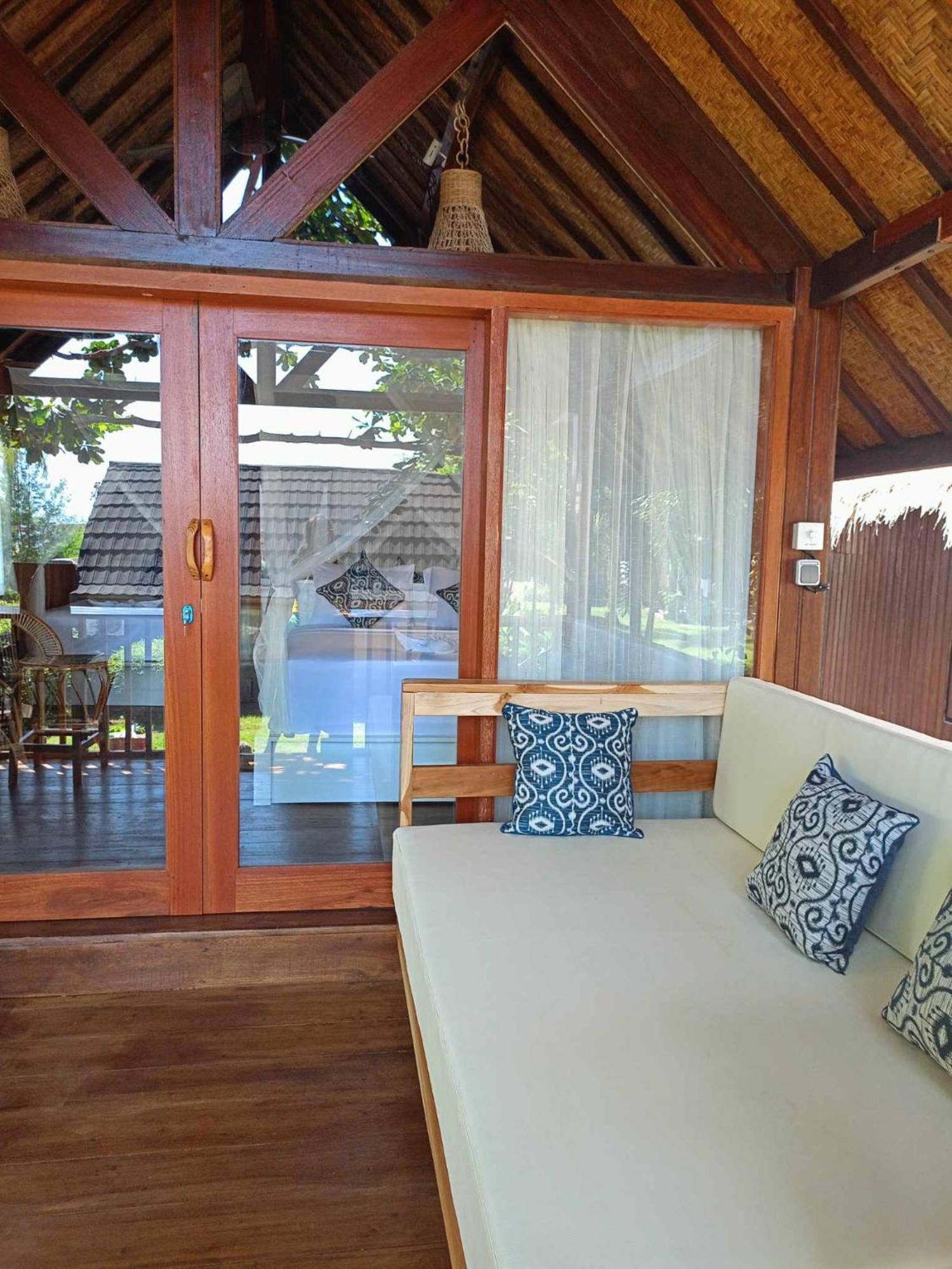 Bintang Tiga Bungalows غيلي آير المظهر الخارجي الصورة