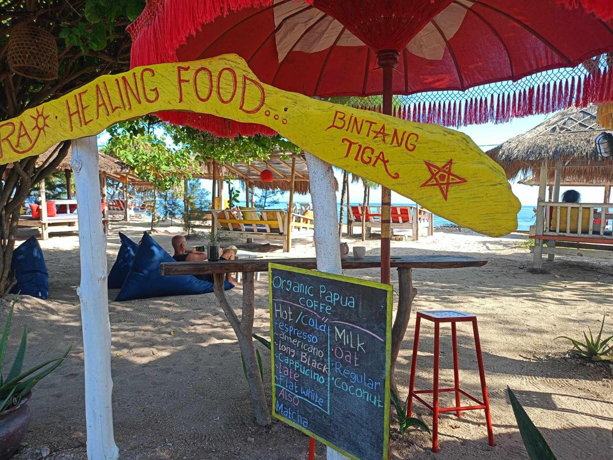 Bintang Tiga Bungalows غيلي آير المظهر الخارجي الصورة